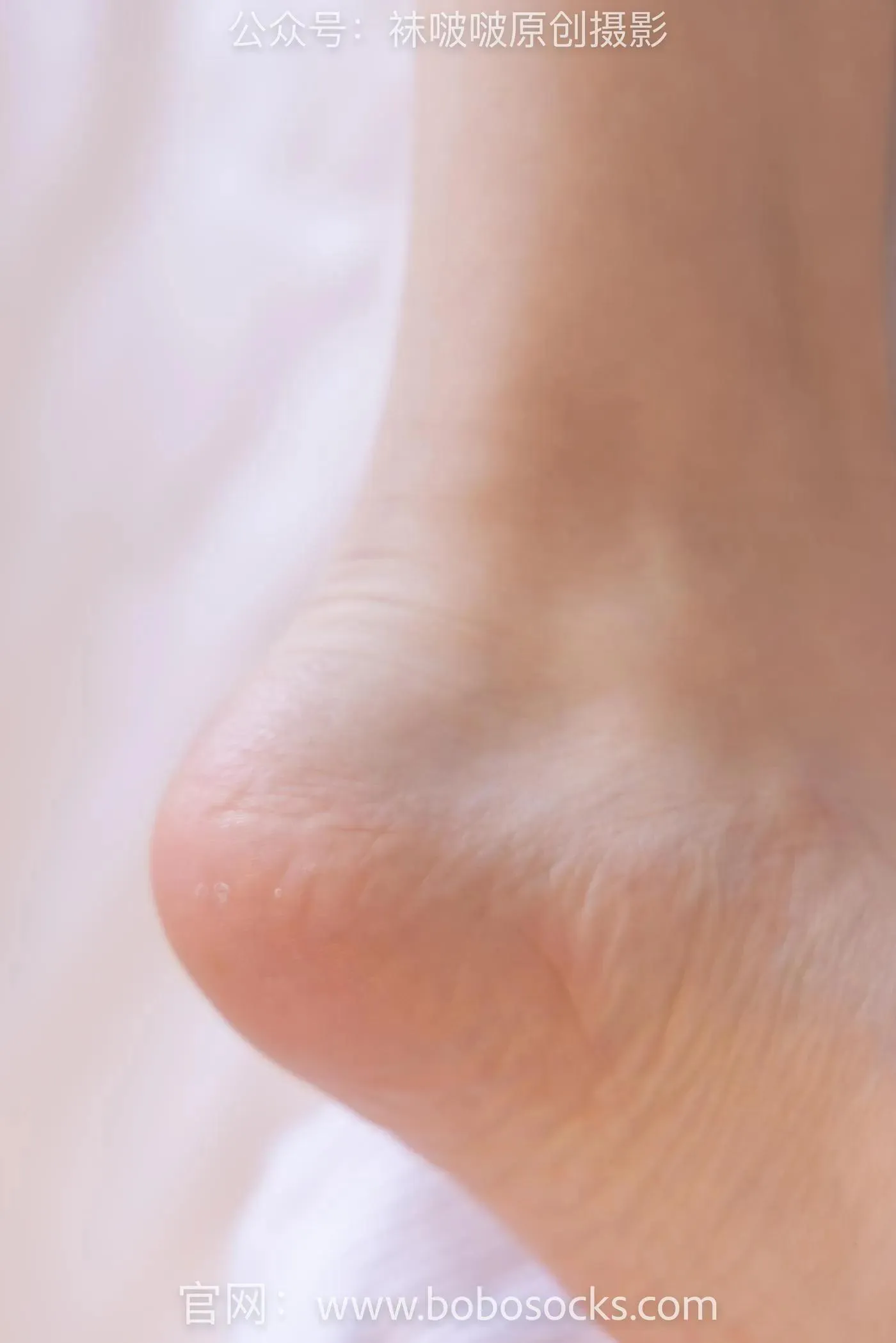 [BoBoSocks袜啵啵]NO.136 小甜豆-高跟长靴、白棉袜、裸足 [200P]插图9